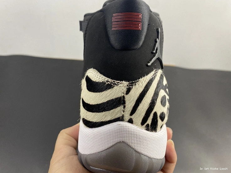 Instinct Air AR0715-010 11 Animal Jordan 1217